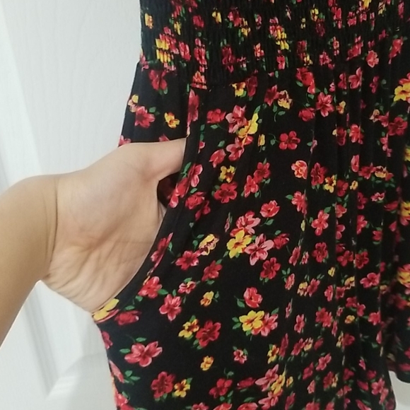 Moving Sale Design Lab Romper - Picture 2 of 5